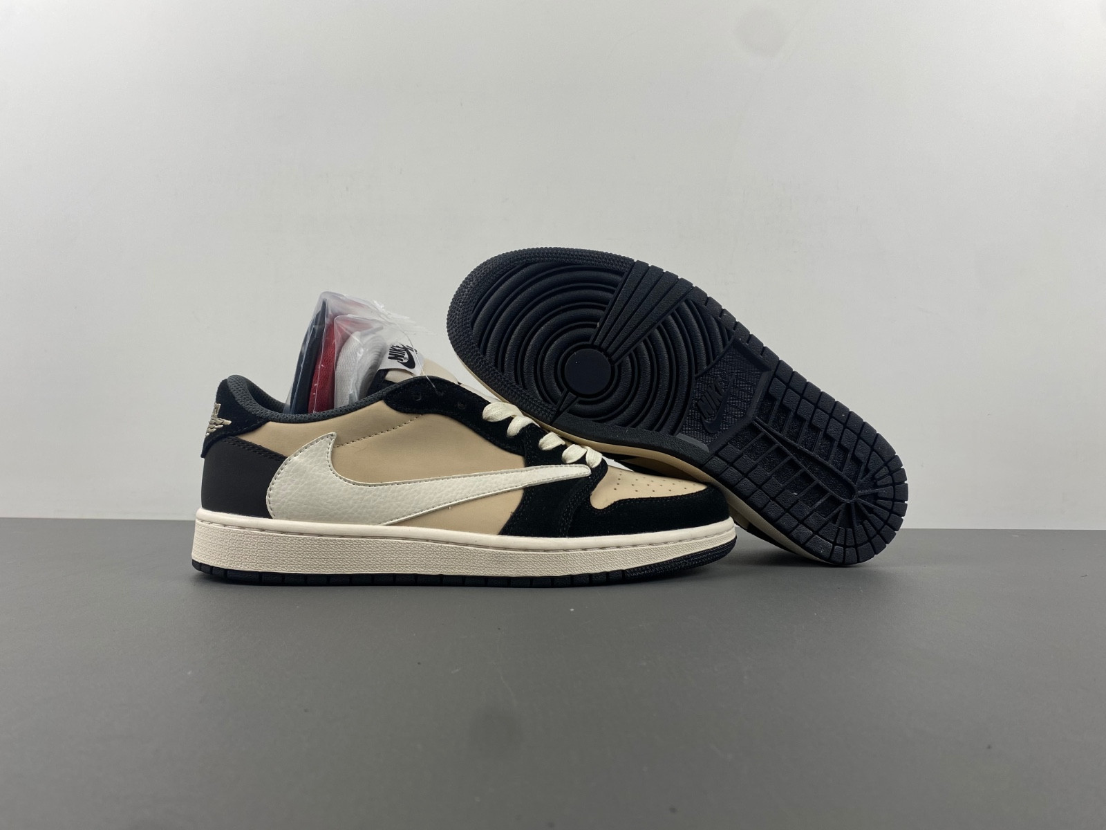 Travis Scott x Air Jordan 1 Low OG Pale Vanilla DM7866-201