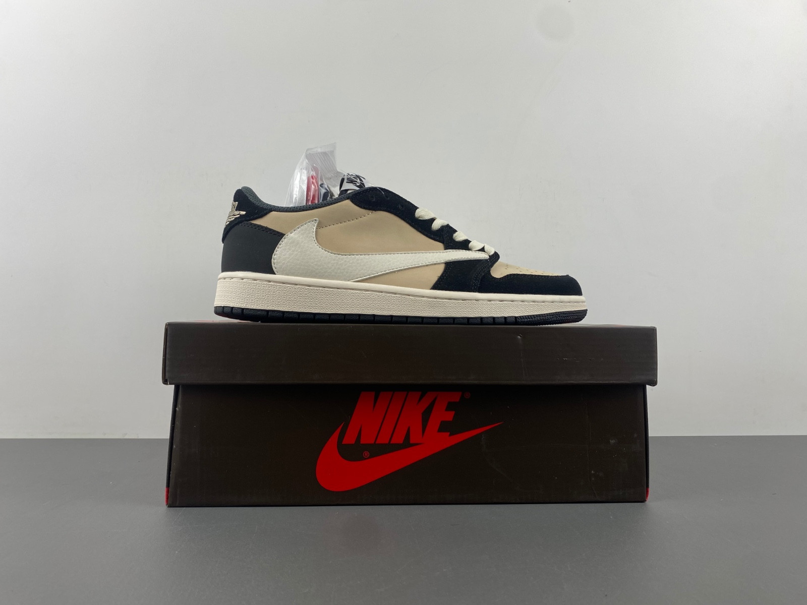 Travis Scott x Air Jordan 1 Low OG Pale Vanilla DM7866-201