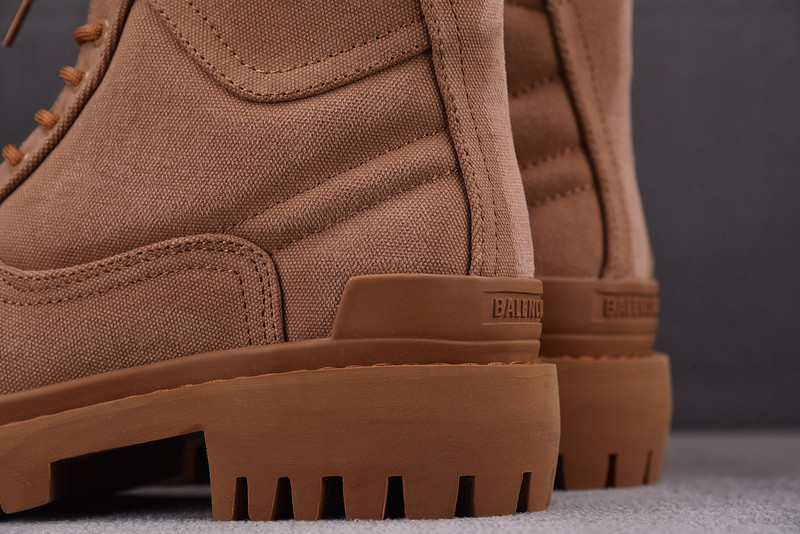 Ba*len*cia*ga strike combat boot