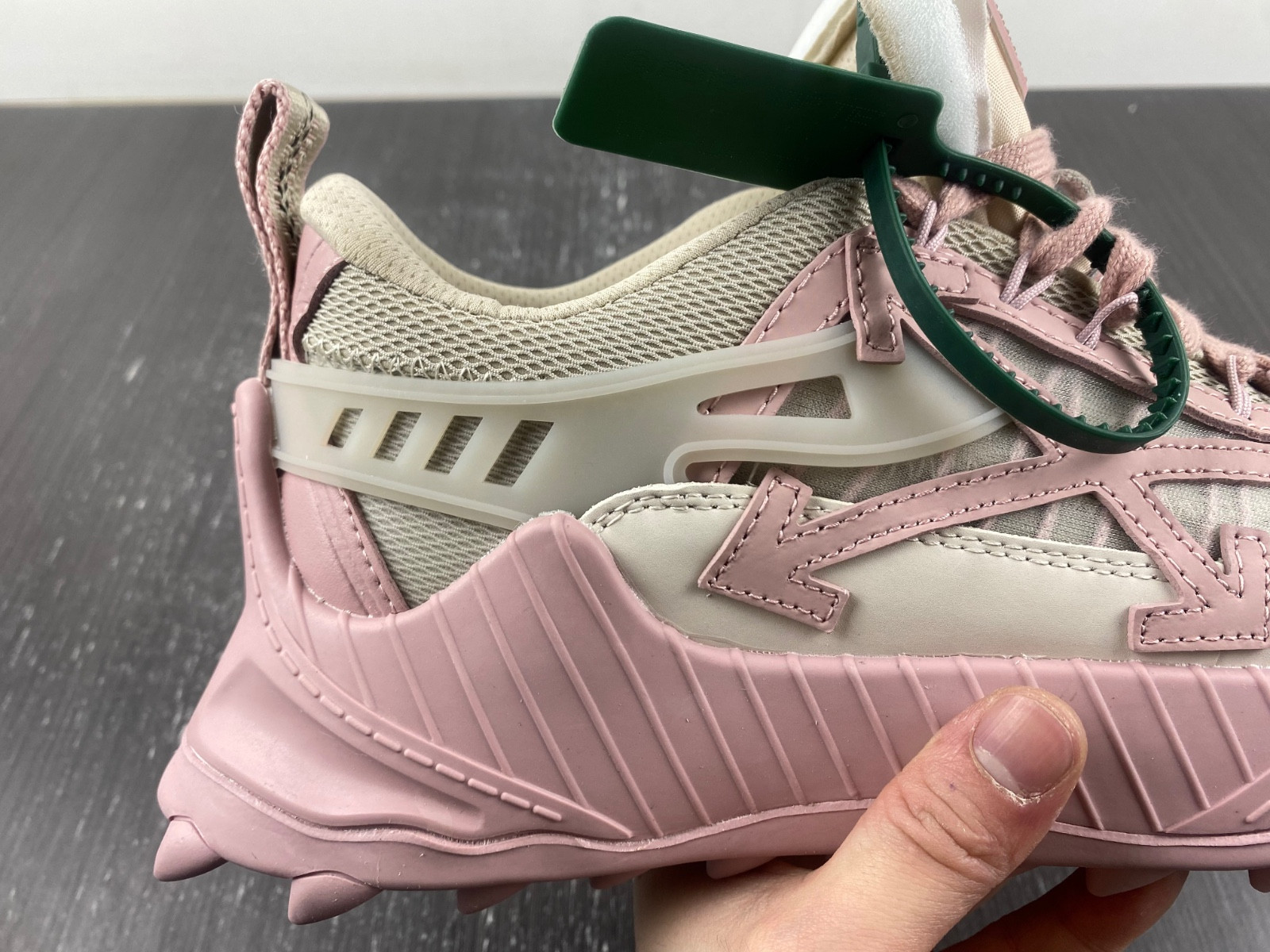 OW C/O ODSY-1000 SPORTS SHOES