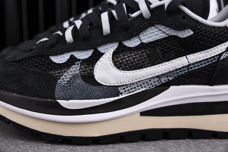 Sacai x Nike Pegasua Vaporfly Black White CV1363-001