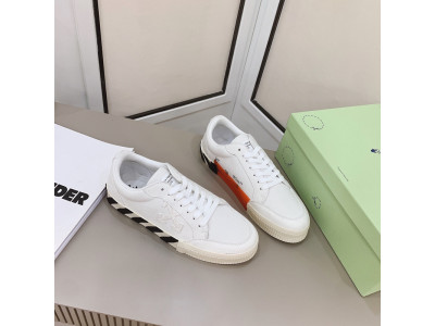 Off-White c/o Virgil Abloh