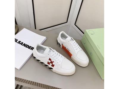 Off-White c/o Virgil Abloh