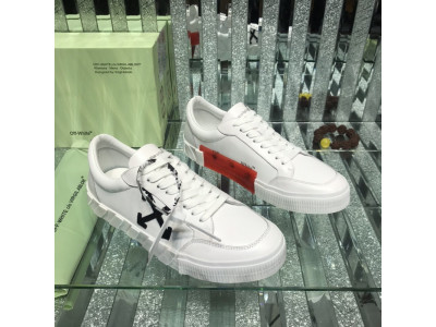 Off-White c/o Virgil Abloh