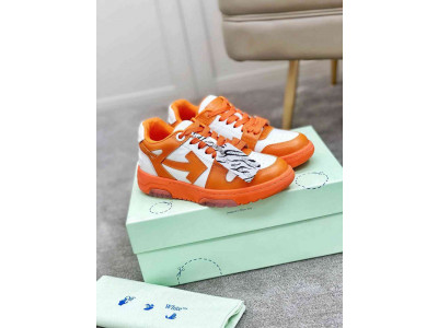 Off-White c/o Virgil Abloh