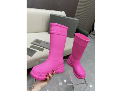 ba*len*cia*ga x Cr*0*s boot pink