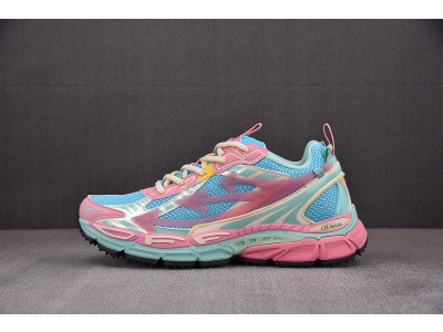 Off-White c/o Virgil Abloh